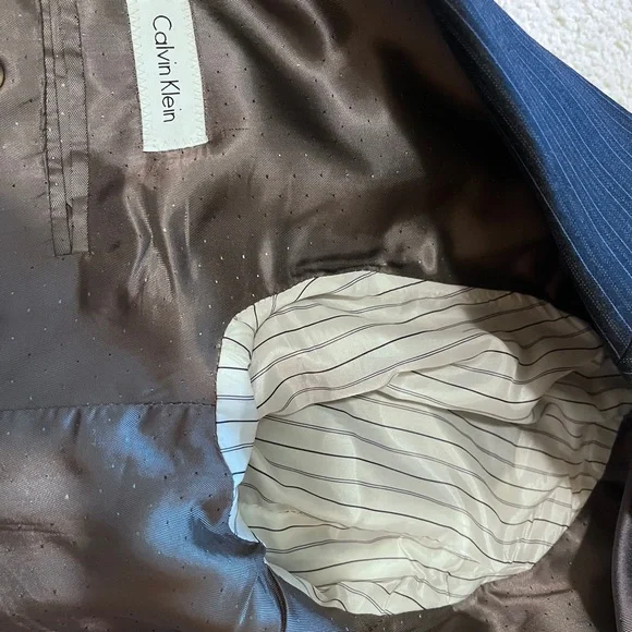 Calvin Klein Full Wool Suit (blazer and pants) - Picture 9 of 16